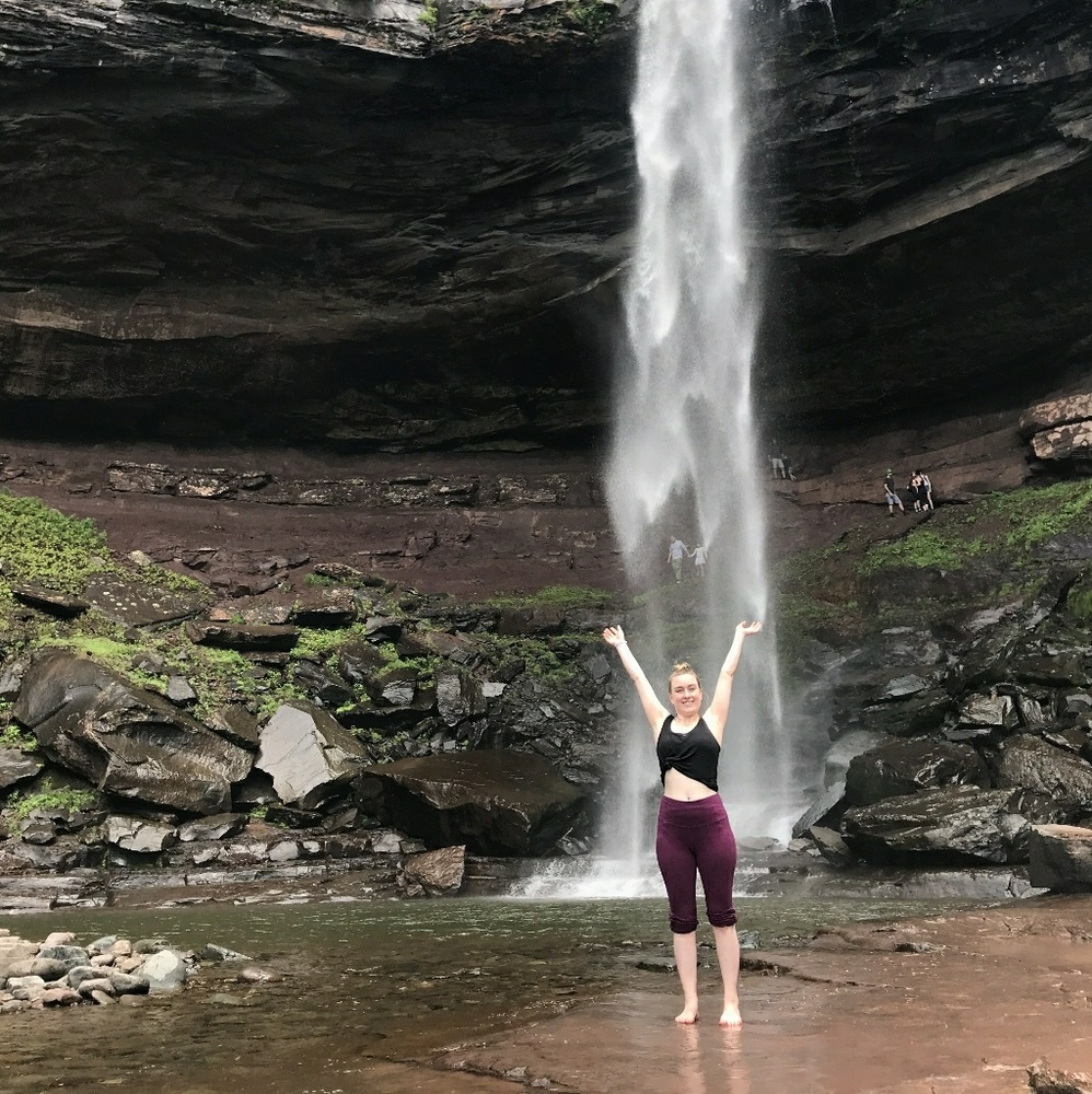 Meet your Posher, Laura